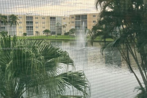 Condo in Dania Beach, Florida, 2 bedrooms  № 1360711 - photo 23