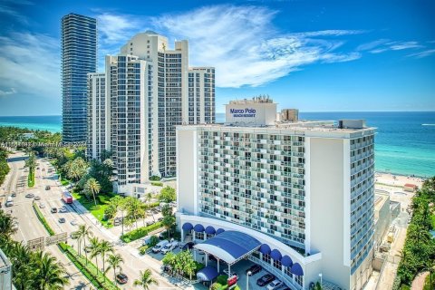 Hôtel, hôtellerie à vendre à Sunny Isles Beach, Floride: 33.44 m2 № 1331463 - photo 1