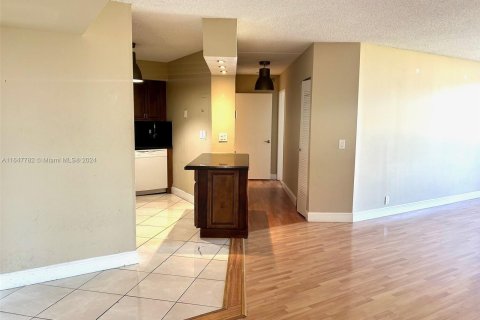 Condo in Aventura, Florida, 2 bedrooms  № 1331491 - photo 15