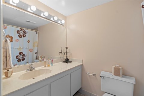 Condo in Aventura, Florida, 1 bedroom  № 1239933 - photo 5