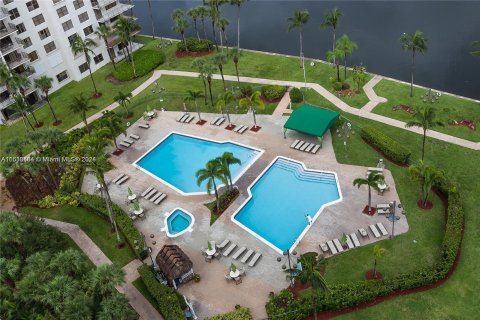 Copropriété à vendre à Aventura, Floride: 1 chambre, 69.58 m2 № 1239933 - photo 2