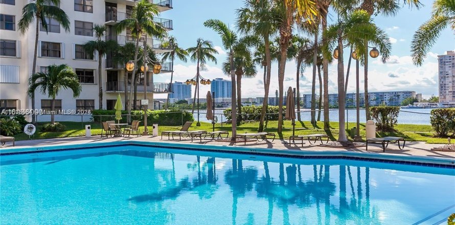 Condo à Aventura, Floride, 1 chambre  № 1239933