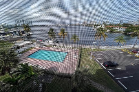 Купить кондоминиум в Норт-Майами-Бич, Флорида 2 спальни, 97.73м2, № 1070041 - фото 11