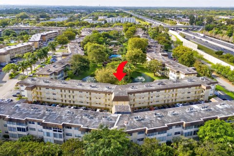Condominio en venta en Lauderdale Lakes, Florida, 1 dormitorio, 63.55 m2 № 1068221 - foto 29
