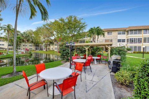 Condominio en venta en Lauderdale Lakes, Florida, 1 dormitorio, 63.55 m2 № 1068221 - foto 3