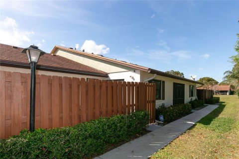 Villa ou maison à vendre à Boynton Beach, Floride: 2 chambres, 109.81 m2 № 1044080 - photo 3