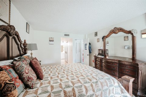 Condo in Tamarac, Florida, 2 bedrooms  № 1057050 - photo 19