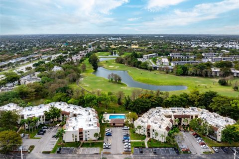 Copropriété à vendre à Tamarac, Floride: 2 chambres, 96.8 m2 № 1057050 - photo 6