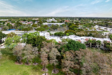 Condo in Tamarac, Florida, 2 bedrooms  № 1057050 - photo 2