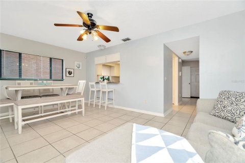 Condo in Tampa, Florida, 2 bedrooms  № 1256615 - photo 14