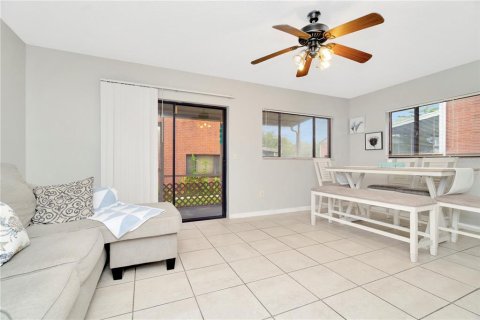 Copropriété à vendre à Tampa, Floride: 2 chambres, 118.91 m2 № 1256615 - photo 12