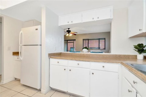 Condo in Tampa, Florida, 2 bedrooms  № 1256615 - photo 8