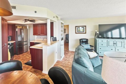 Condo in Daytona Beach, Florida, 2 bedrooms  № 1380863 - photo 6