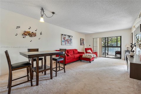 Condominio en venta en Tamarac, Florida, 2 dormitorios, 108.7 m2 № 1031056 - foto 12