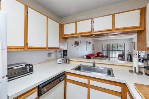 Condominio en venta en Tamarac, Florida, 2 dormitorios, 108.7 m2 № 1031056 - foto 11