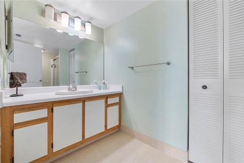 Condominio en venta en Tamarac, Florida, 2 dormitorios, 108.7 m2 № 1031056 - foto 27