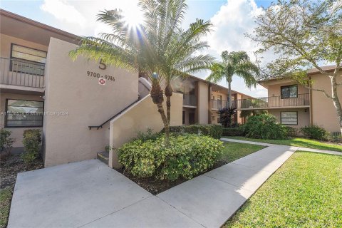 Condominio en venta en Tamarac, Florida, 2 dormitorios, 108.7 m2 № 1031056 - foto 2