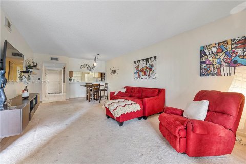 Condominio en venta en Tamarac, Florida, 2 dormitorios, 108.7 m2 № 1031056 - foto 16