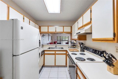 Condominio en venta en Tamarac, Florida, 2 dormitorios, 108.7 m2 № 1031056 - foto 9