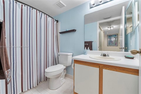 Condominio en venta en Tamarac, Florida, 2 dormitorios, 108.7 m2 № 1031056 - foto 22