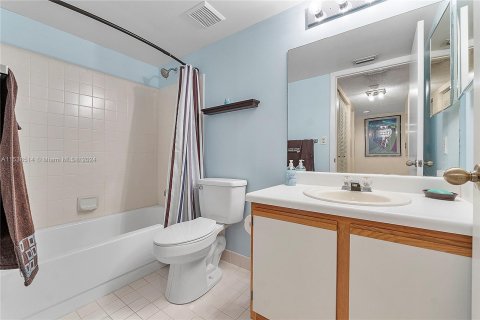 Condominio en venta en Tamarac, Florida, 2 dormitorios, 108.7 m2 № 1031056 - foto 23