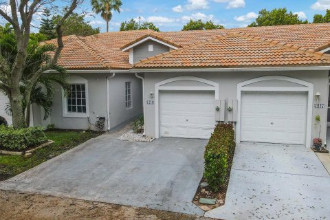 House in Deerfield Beach, Florida 3 bedrooms, 128.95 sq.m. № 1058784 - photo 25