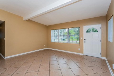 House in Orlando, Florida 3 bedrooms, 97.55 sq.m. № 1404995 - photo 12