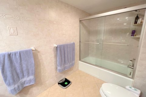 Condo in Fort Lauderdale, Florida, 2 bedrooms  № 1049964 - photo 17