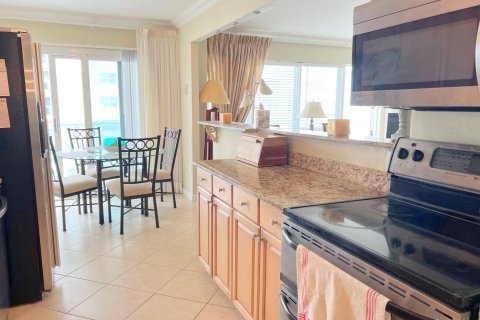 Condo in Fort Lauderdale, Florida, 2 bedrooms  № 1049964 - photo 12