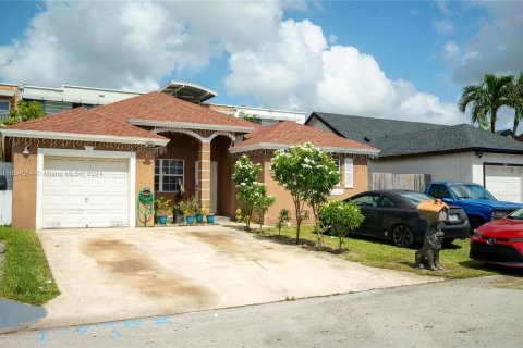 Casa en venta en Homestead, Florida, 4 dormitorios, 147.34 m2 № 1352055 - foto 1