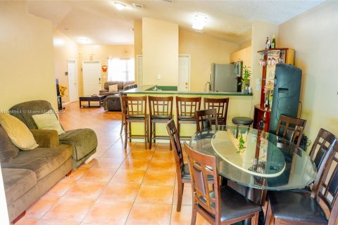 Casa en venta en Homestead, Florida, 4 dormitorios, 147.34 m2 № 1352055 - foto 10