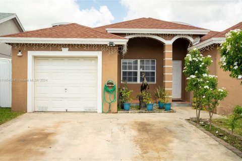 Casa en venta en Homestead, Florida, 4 dormitorios, 147.34 m2 № 1352055 - foto 2