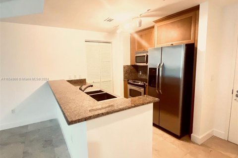 Condo in Coral Gables, Florida, 2 bedrooms  № 1352013 - photo 2