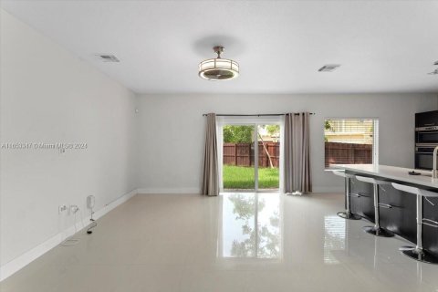 Villa ou maison à vendre à Cutler Bay, Floride: 5 chambres, 251.86 m2 № 1352057 - photo 5