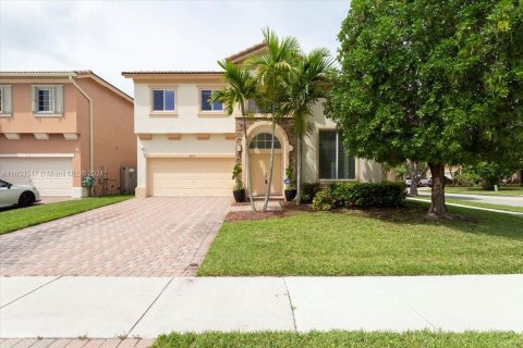 Casa en venta en Cutler Bay, Florida, 5 dormitorios, 251.86 m2 № 1352057 - foto 9