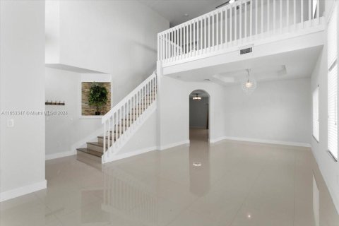 Villa ou maison à vendre à Cutler Bay, Floride: 5 chambres, 251.86 m2 № 1352057 - photo 3