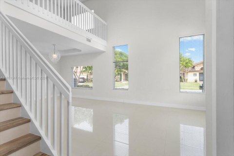 Villa ou maison à vendre à Cutler Bay, Floride: 5 chambres, 251.86 m2 № 1352057 - photo 11