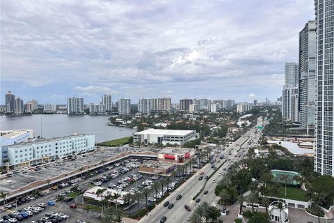 Studio in the Condo in Sunny Isles Beach, Florida  № 1059249 - photo 11