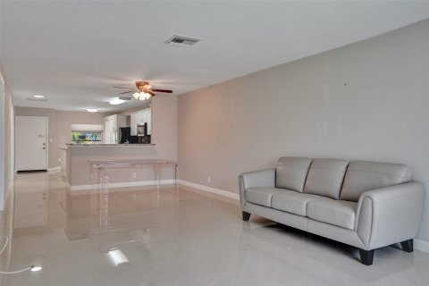 House in Delray Beach, Florida 2 bedrooms, 113.9 sq.m. № 1076767 - photo 19