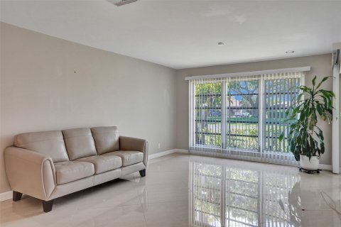 House in Delray Beach, Florida 2 bedrooms, 113.9 sq.m. № 1076767 - photo 20