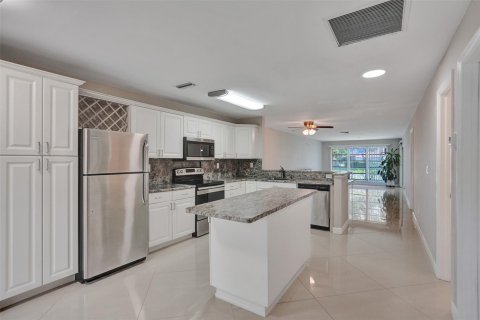 House in Delray Beach, Florida 2 bedrooms, 113.9 sq.m. № 1076767 - photo 28