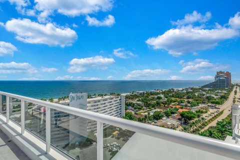 Copropriété à vendre à Fort Lauderdale, Floride: 2 chambres, 102.19 m2 № 1076876 - photo 8