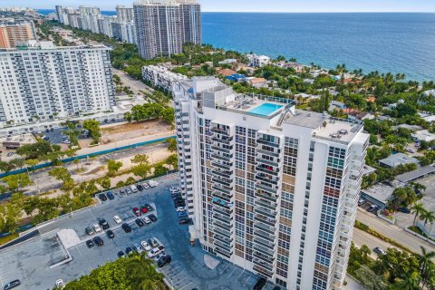 Condo in Fort Lauderdale, Florida, 2 bedrooms  № 1076876 - photo 1