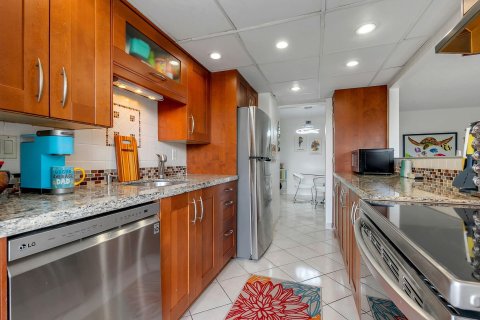 Condo in Fort Lauderdale, Florida, 2 bedrooms  № 1076876 - photo 18