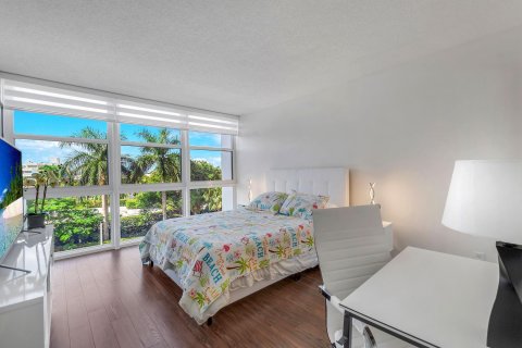 Condo in Fort Lauderdale, Florida, 2 bedrooms  № 1076876 - photo 13