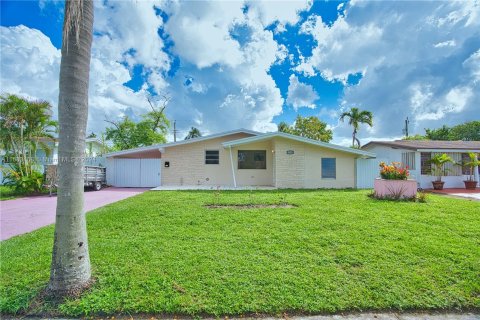 Casa en venta en Miramar, Florida, 3 dormitorios, 98.29 m2 № 1417718 - foto 1