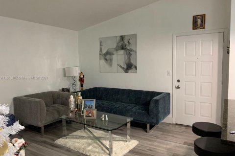 Condo in Doral, Florida, 2 bedrooms  № 1345544 - photo 2