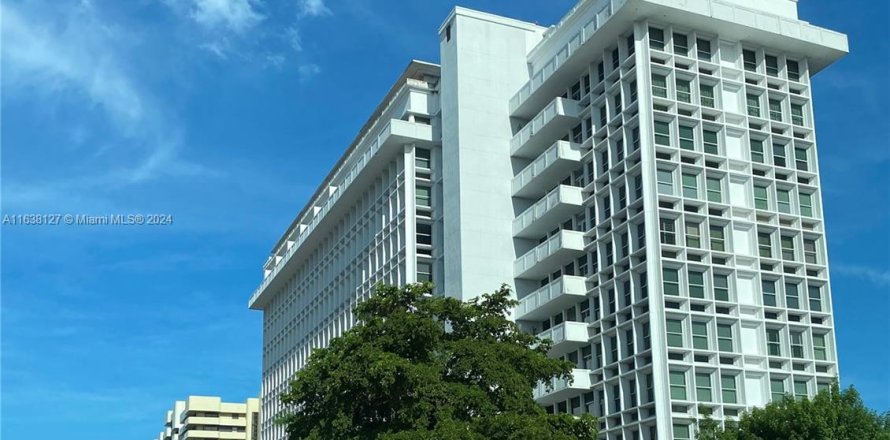 Studio à Condo à Coral Gables, Floride  № 1319314