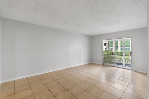 Copropriété à vendre à Coral Springs, Floride: 2 chambres, 100.8 m2 № 1065687 - photo 17