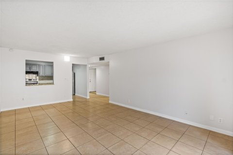 Copropriété à vendre à Coral Springs, Floride: 2 chambres, 100.8 m2 № 1065687 - photo 27